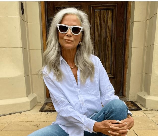 How to Make Grey Hair Shiny Silver Naturally (Step-by-Step Guide)