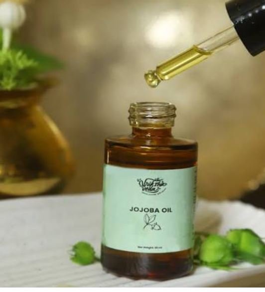 Jojoba Hair Oil: Benefits, Uses, and Complete Hair Care Guide
